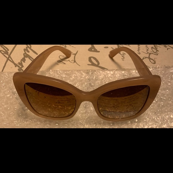 Martha Stewart beige colored sunglasses. - Picture 5 of 6